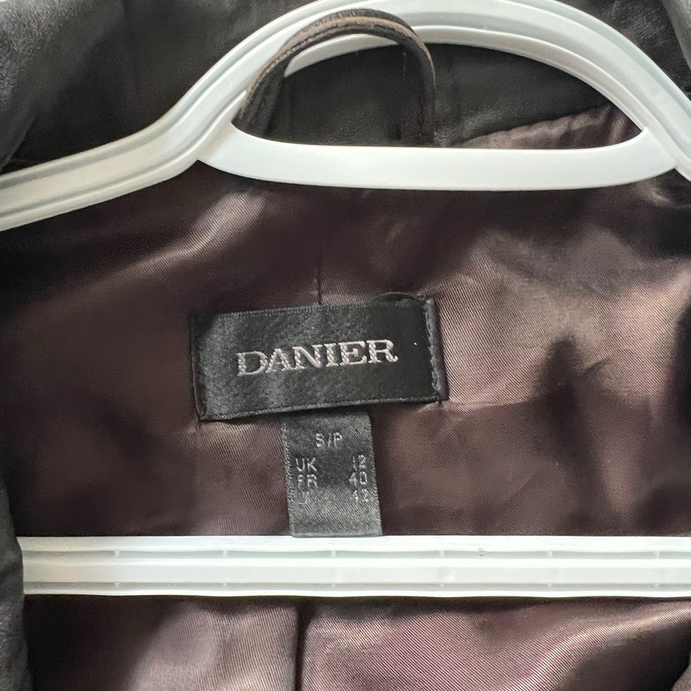 Danier brown leather jacket - Picture 3 of 3